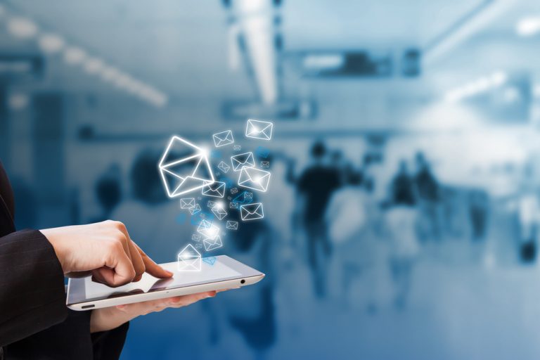Dynamics 365 for Sales envía correos electrónicos