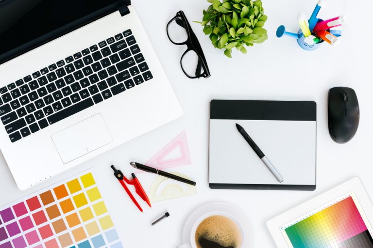En Dynamics 365 for Sales, ¿se puede cambiar el look & feel para que represente los colores corporativos?