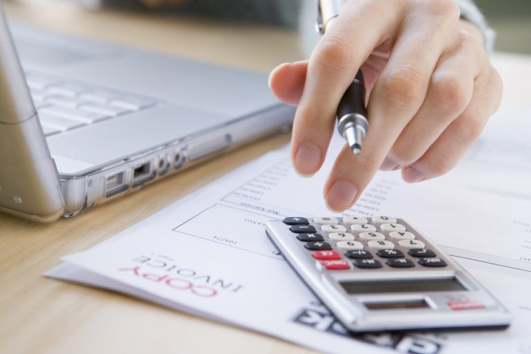 ¿Puedo facturar desde Dynamics 365 for Sales?