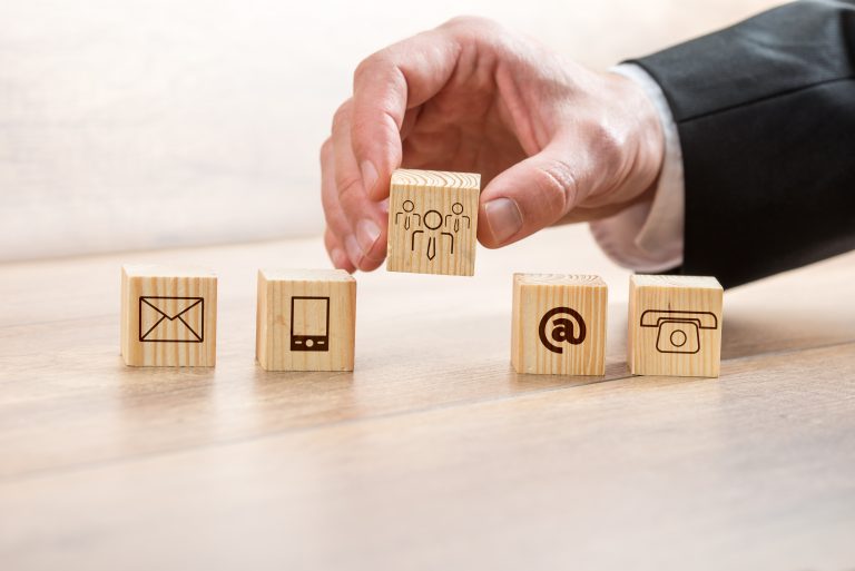 Dynamics 365 Customer Insights: ¿Puedo importar entidades y texto de campo traducidos a una aplicación?