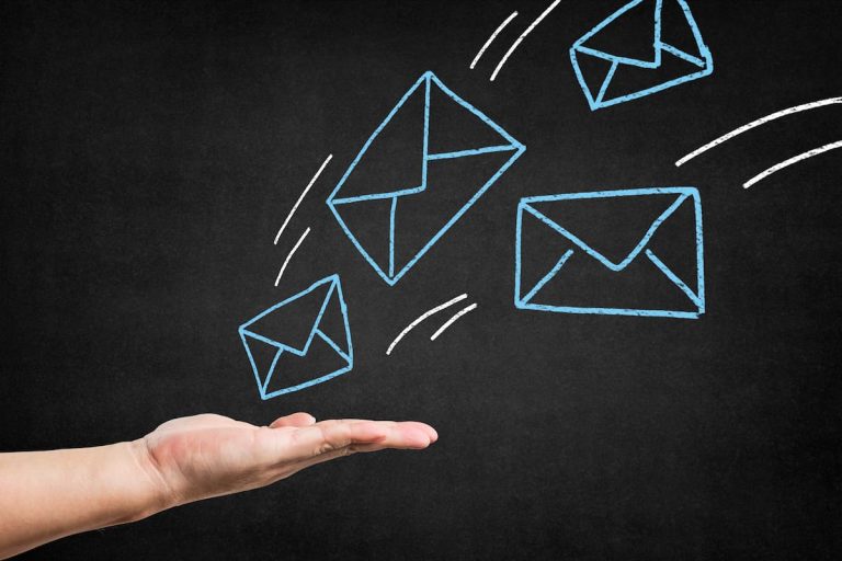 Mano envía correos Microsoft 365