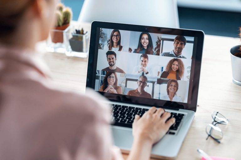 reunión de trabajo por videoconferencia